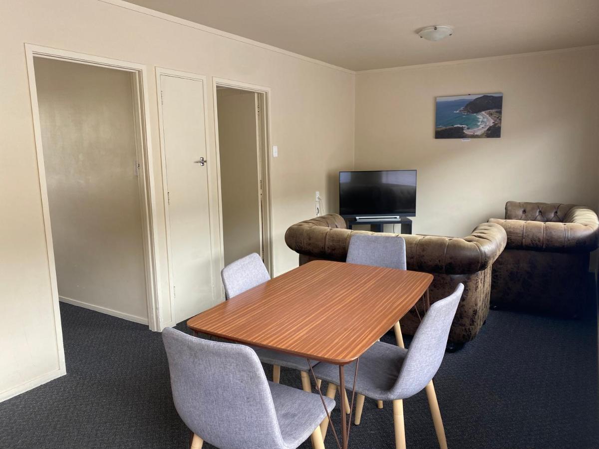 Wayfarer Motel Каитаиа Экстерьер фото