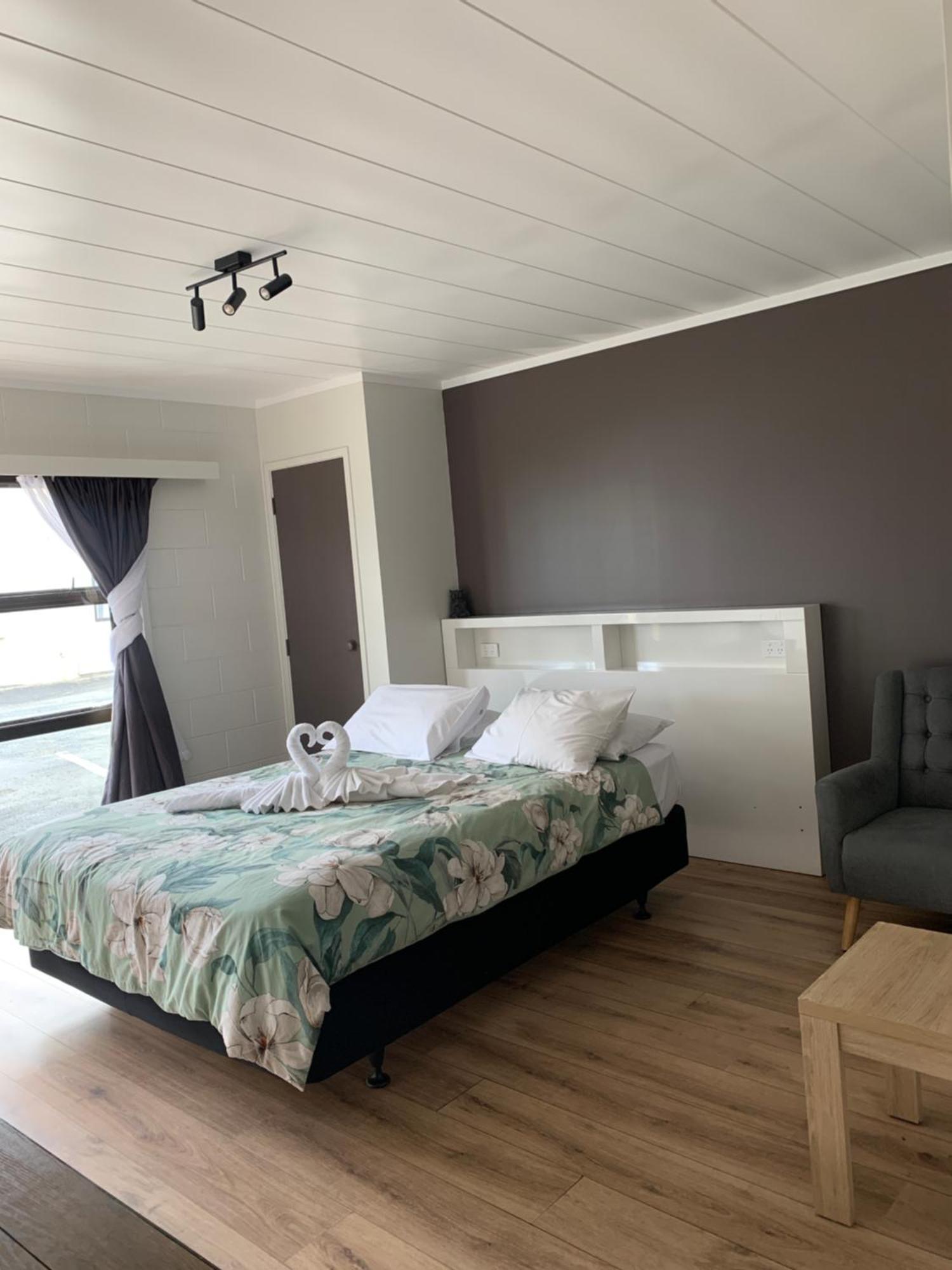 Wayfarer Motel Каитаиа Экстерьер фото
